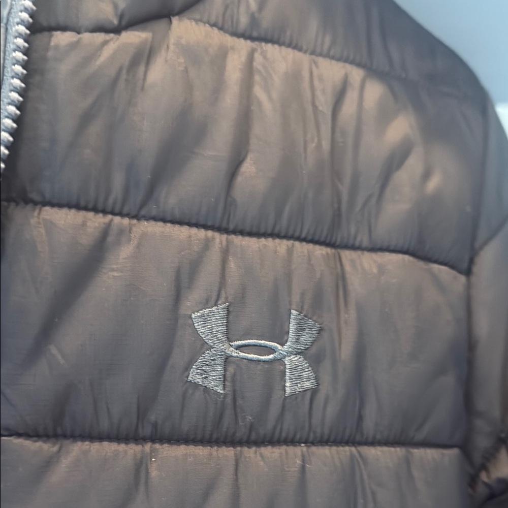 Under Armour Black Puffer Jacket Quilted Insulation - Picture 3 of 5